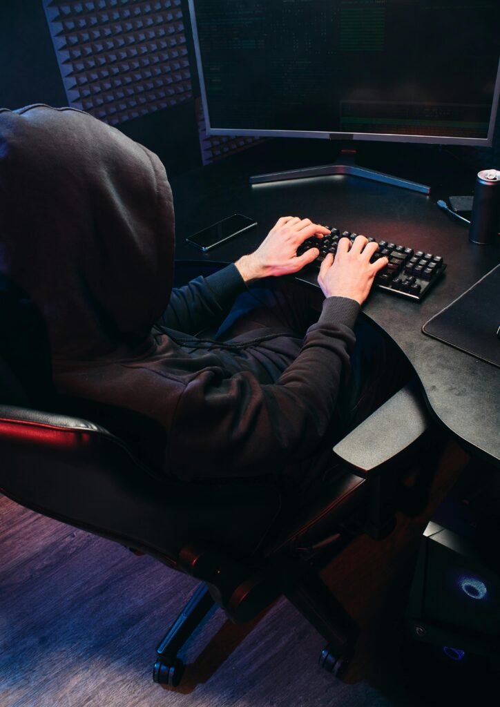 Descubren una nueva clase de estafador de IA: el 'Coyote Digital'