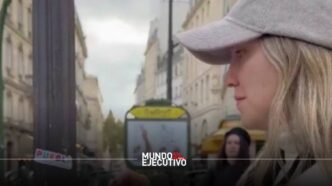 Carla López Malo comete acto de vandalismo en París